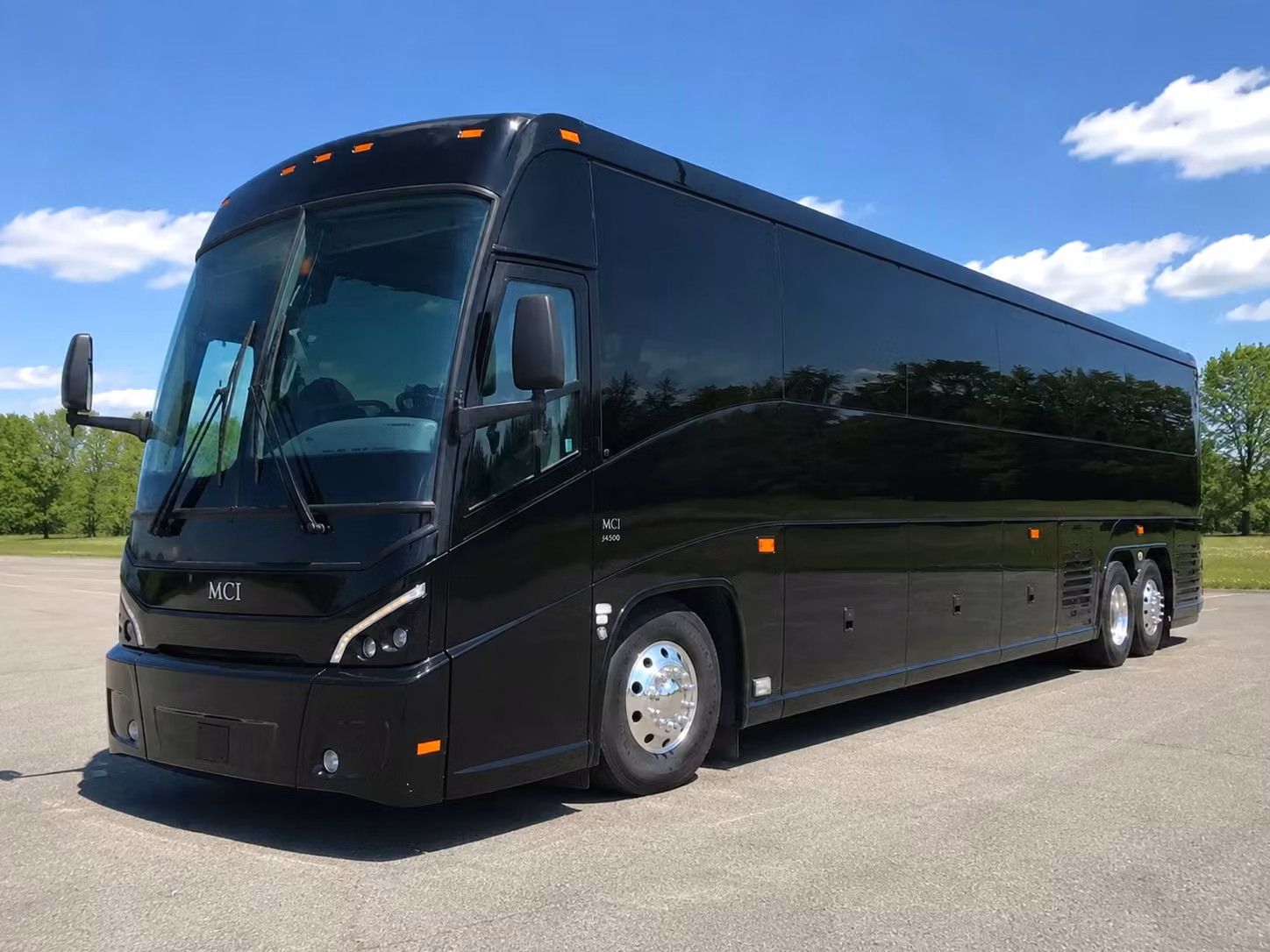 greenbaycharterbus com is ready to get your group to lambeau field concerts in green bay