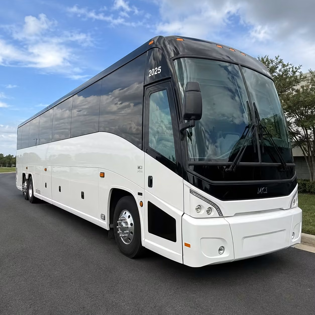 shuttle buses for sunday services and weekly worship in green bay
